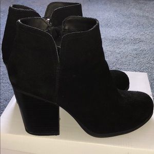 Kenneth Cole black booties